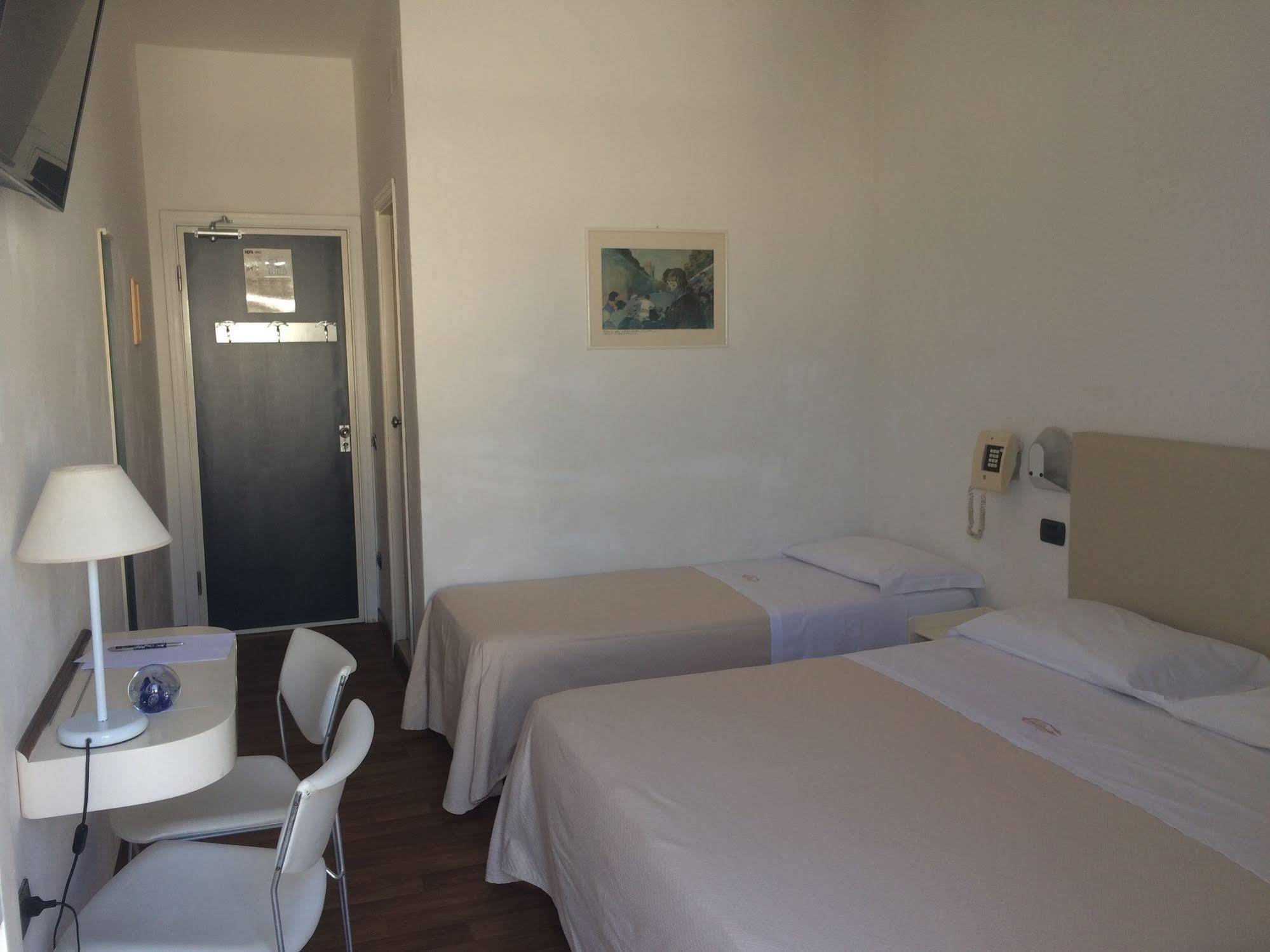 Hotel Nettuno Pesaro Exterior foto