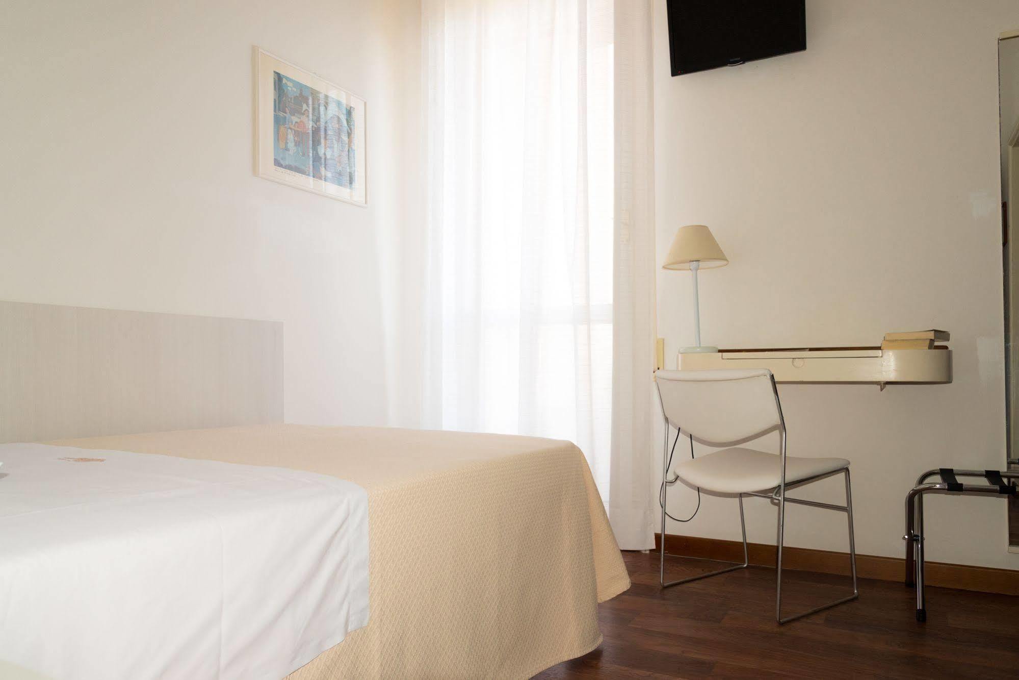 Hotel Nettuno Pesaro Exterior foto