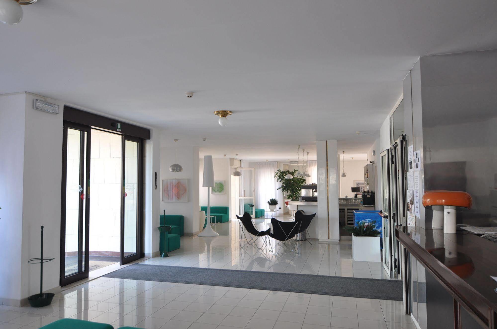 Hotel Nettuno Pesaro Exterior foto