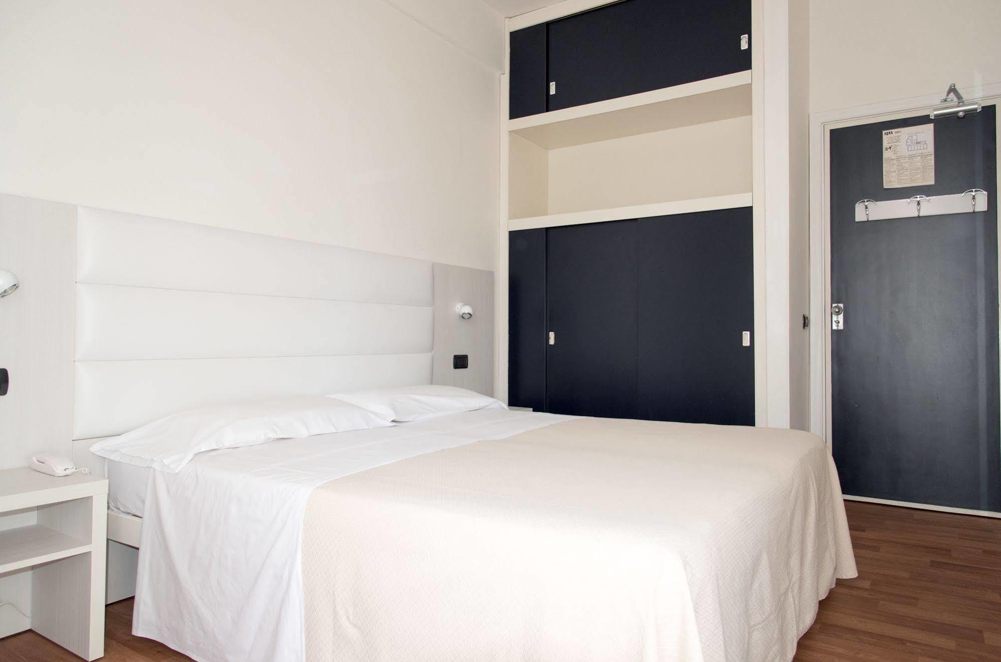 Hotel Nettuno Pesaro Exterior foto