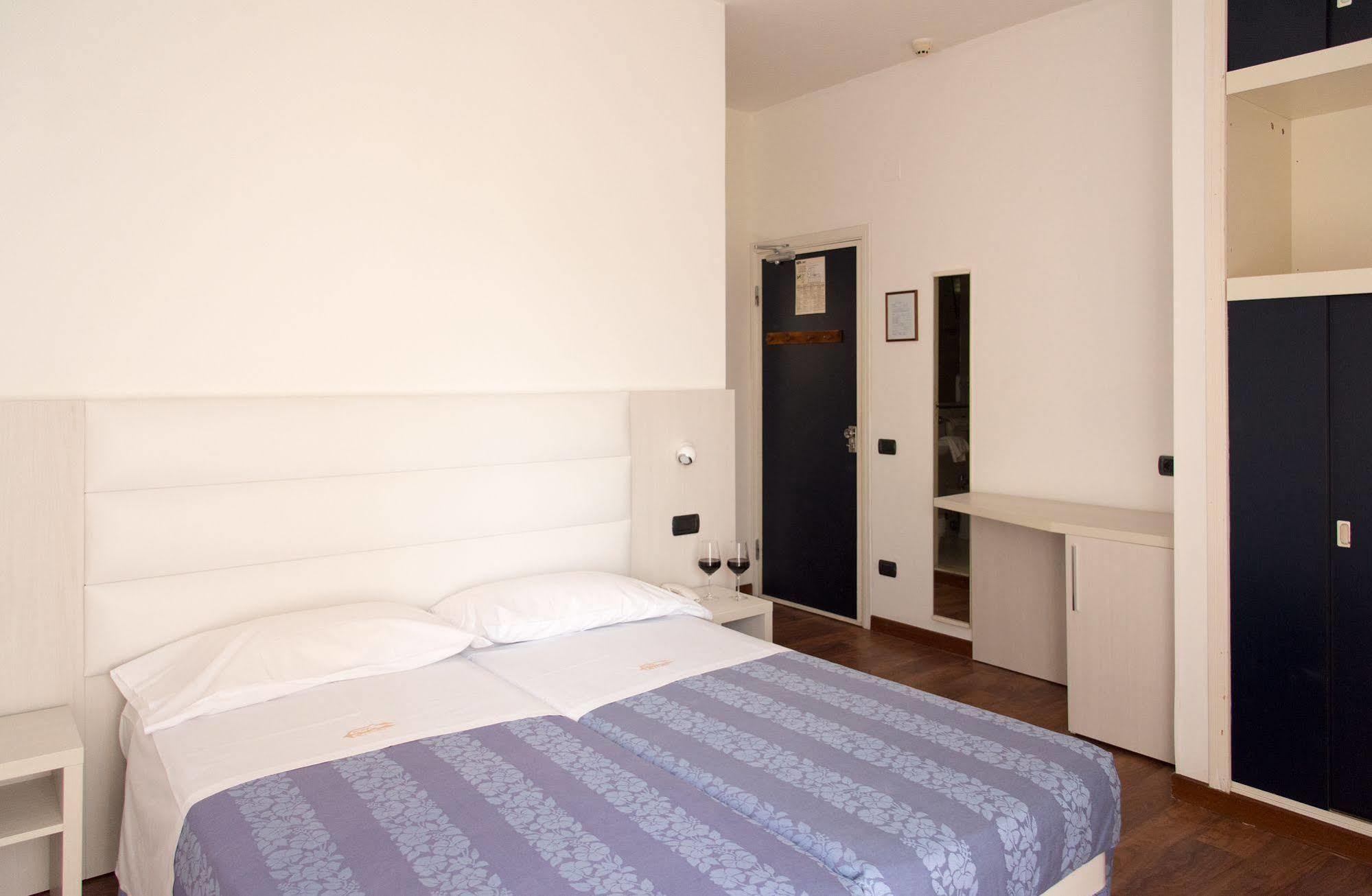 Hotel Nettuno Pesaro Exterior foto
