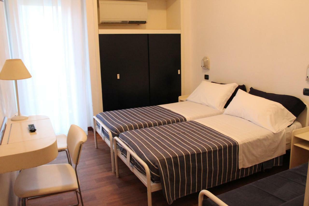 Hotel Nettuno Pesaro Exterior foto